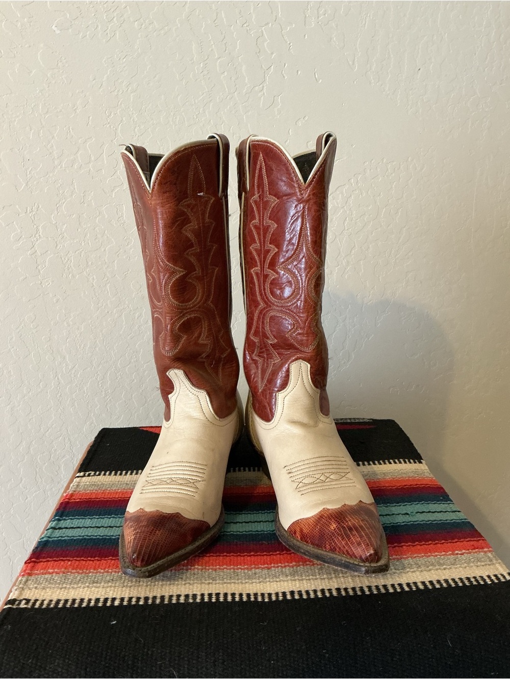 Women’s Two-Tone Western Cowgirl Boots in Brown & Cream